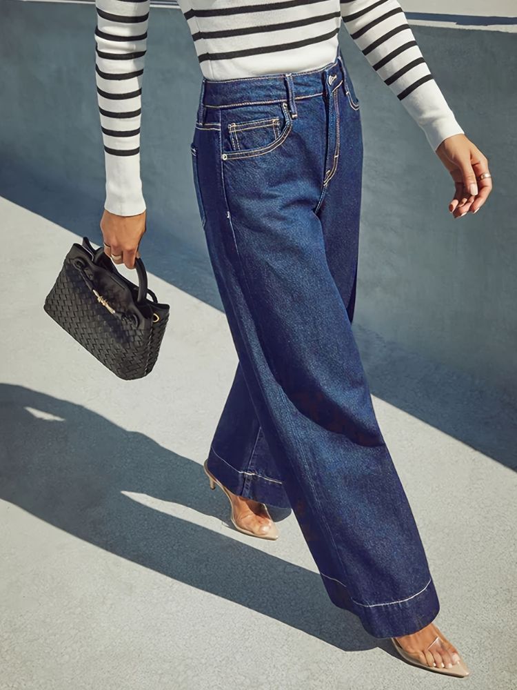 Damenjeans mit hohem Bund und weitem Bein