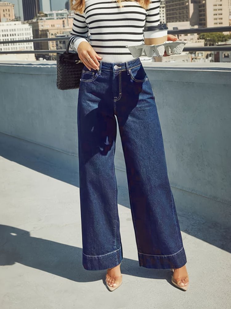 Damenjeans mit hohem Bund und weitem Bein